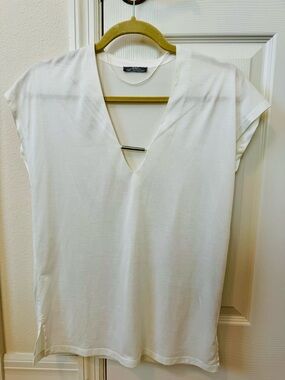NWOT Zara White V-Neck Short Sleeve Top with Bar Detail